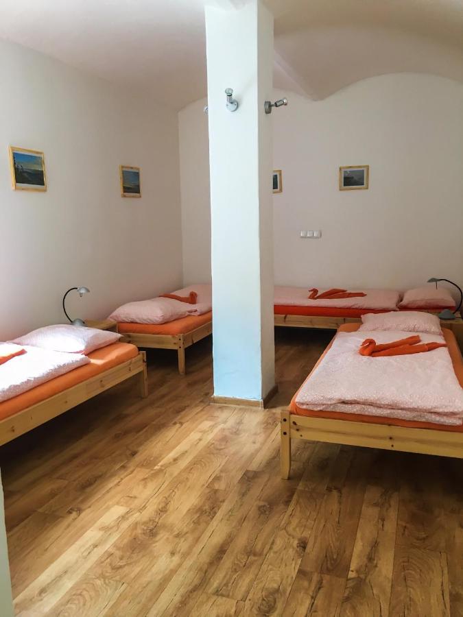 Apartman V Zahradni プラハティツェ エクステリア 写真