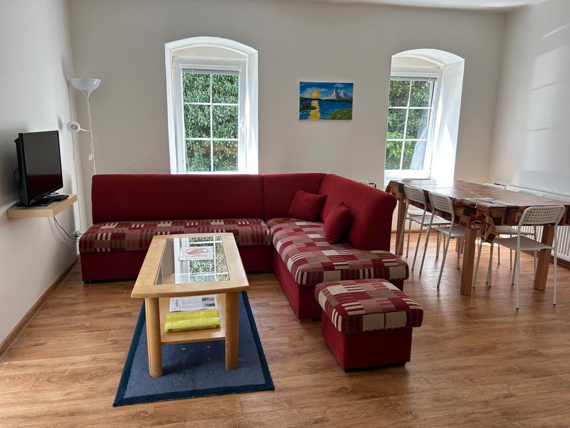 Apartman V Zahradni プラハティツェ エクステリア 写真